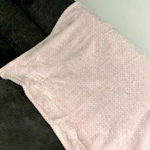 Baby girl blanket used once in great condition